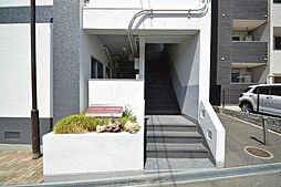 8 / 22