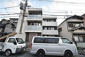 メゾン ド エスポワール北長尾  ｜ 大阪府堺市北区北長尾町８丁3番8号（賃貸アパート2LDK・3階・59.53㎡） その1