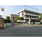 松山中学校
