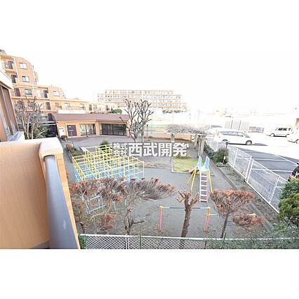敷地内には児童...
