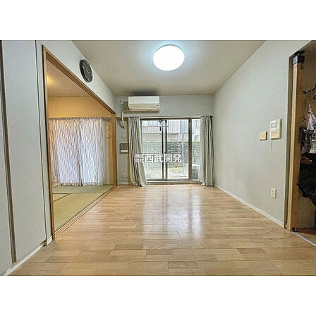 AIの加工により家具・小物等を除去してあります。