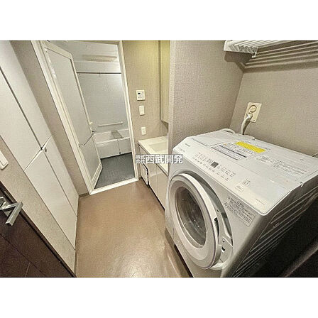 AIの加工により家具・小物等を除去してあります。