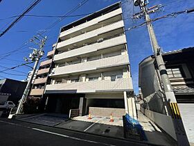 京都府京都市下京区塩小路通黒門東入坊門中之町（賃貸マンション1K・3階・25.60㎡） その1