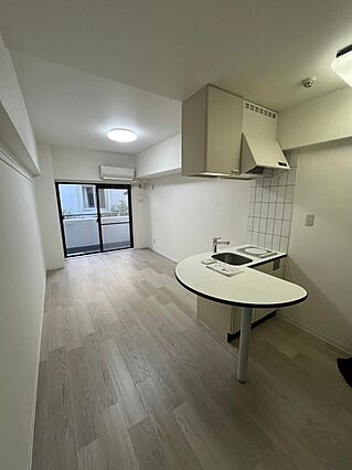 リビング/ダイ...