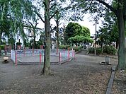 すずかけ公園（220m）