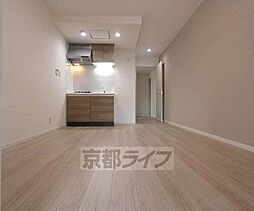 京都市営烏丸線 今出川駅 徒歩17分の賃貸マンション 4階1LDKのリビング/ダイニング