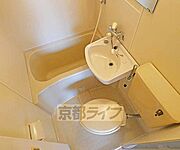 清潔感のあるユニットバスです。