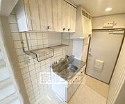 白を基調とした綺麗なキッチンです