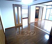 フローリングでとても綺麗です。