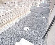 各部屋専用庭付きです