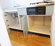キッチンにも収納あります