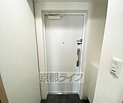 しっかりしたドアです