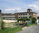 大津市立雄琴小学校まで680m