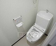 嬉しいウォシュレット付きですよ。