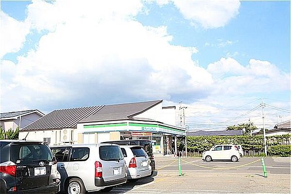 画像24:ファミリーマート牛島店(350m)