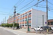 泉中学校(990m)