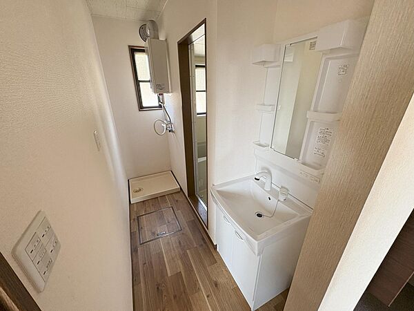 apartment 秋田県秋田市山王７丁目9番35号　秋田住宅流通センタ‐本社ビル1階