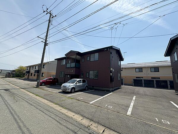 apartment 秋田県秋田市山王７丁目9番35号　秋田住宅流通センタ‐本社ビル1階