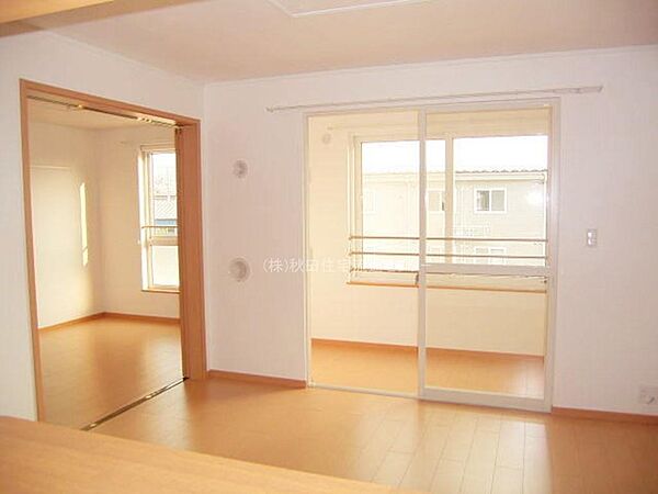 apartment 秋田県秋田市山王７丁目9番35号　秋田住宅流通センタ‐本社ビル1階