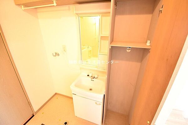 apartment 秋田県秋田市山王７丁目9番35号　秋田住宅流通センタ‐本社ビル1階