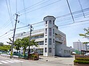 旭北小学校(500m)