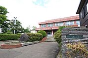川尻小学校(900m)