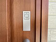 【スマートキー】ボタン操作で簡単施解錠！鞄からカギを探す煩わしさも無くなります