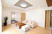 【折り上げ天井】開放感が生まれ、お部屋の雰囲気がガラッと変わりますね！