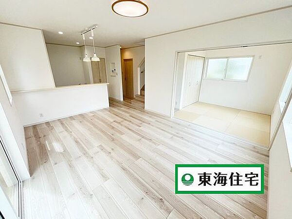 リビング/ダイニングを拡大表示