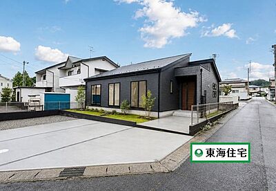 外観:敷地面積広々約70坪のオール電化住宅+(外構を一部CG加工しております) 外観:敷地面積広々約70坪のオール電化住宅+(外構を一部CG加工しております)