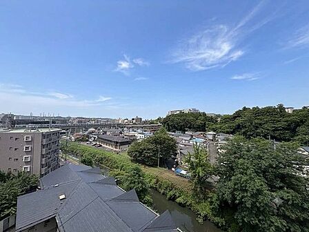 6階部分につき開放感のある眺望を楽しめます