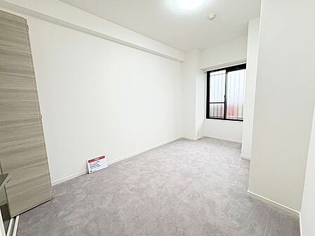 お気に入りの家具が映える、シンプルで開放感のある洗練されたマイルーム