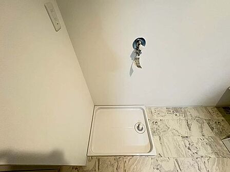 洗面室内に洗濯機置場を設置