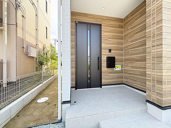 玄関を拡大表示