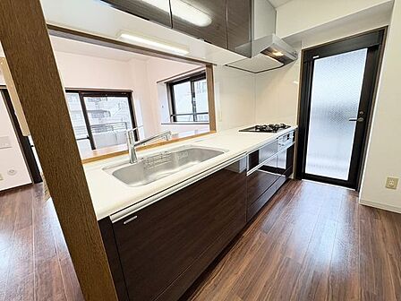 お料理がはかどるシステムキッチンを採用