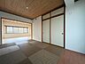 和室：和室約7.3帖はくつろぎの空間に最適