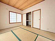 1階リビング続きの和室は、ゲストの宿泊用や同居に備えたお部屋としても○