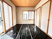 1階和室6帖・独立した和室はゲストの宿泊用や同居に備えたお部屋としても〇