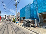 （2026年5月撮影）全3棟＊並列2～3台駐車可能！駅、小・中学校、スーパー徒歩9分圏内で生活しやすい立地*・