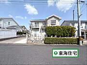 【外観】駐車場3台分・南道路6.3ｍで車の出し入れも安心！