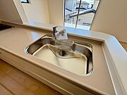 【浄水器一体型水栓】蛇口の先端に浄水器を内蔵。場所をとらない画期的な浄水器！