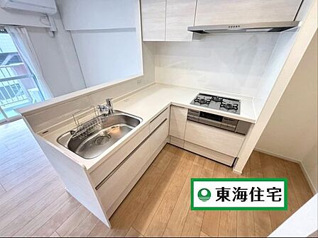 (キッチン)作業スペースが広くお料理はかどるL字型キッチン*水廻り等の設備新品交換済み!