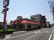 飲食店「ケンタッキーまで740m」