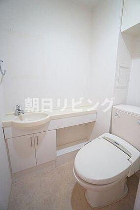 便器背面、手洗...