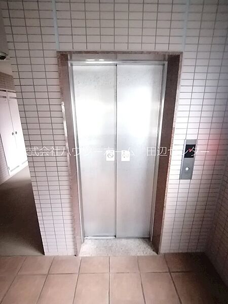 画像13:エレベーター付き