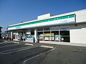 ファミリーマートさいたま本郷南店 409m