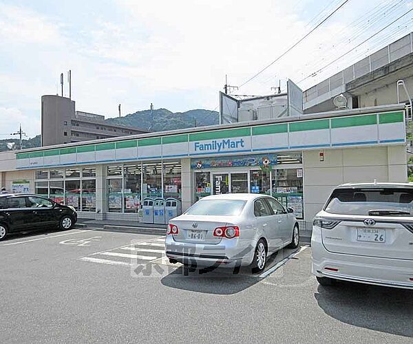 画像4:ファミリーマート　皇子山駅前店まで860m
