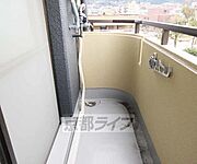 幅の広いバルコニーです