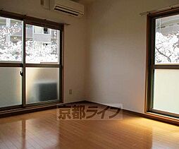 近鉄京都線 小倉駅 徒歩5分の賃貸マンション 1階1Kのリビング/ダイニング