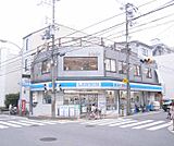 ローソン伏見稲荷駅前まで83m 師団街道沿い 前にはおいしいパン屋さん・
